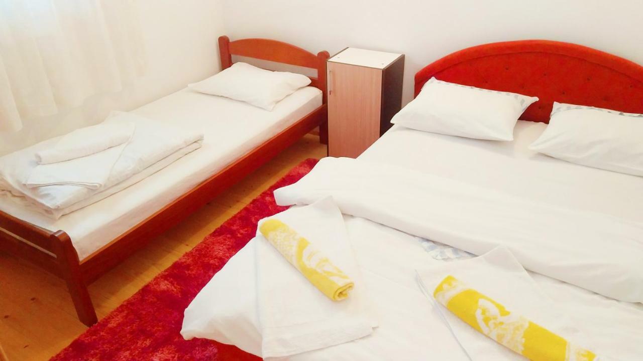Apartment Lakicevic *